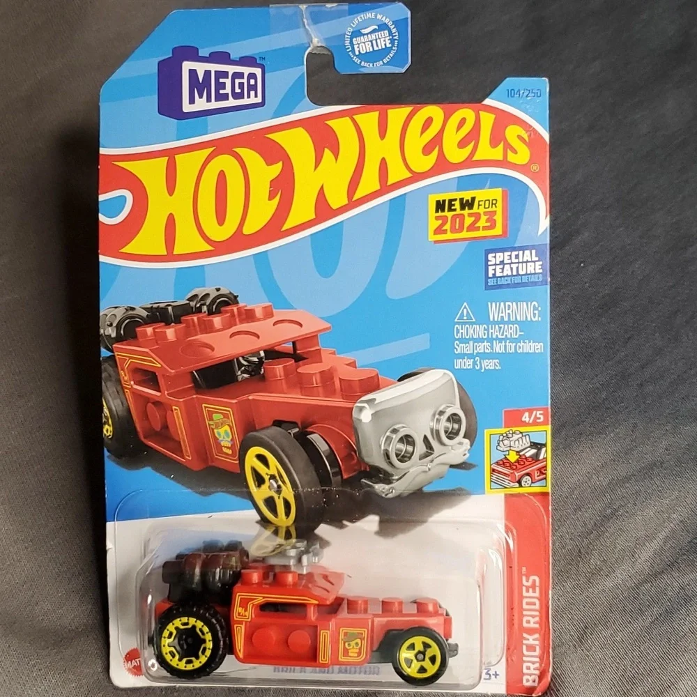 Hot Wheels - has a Lego look